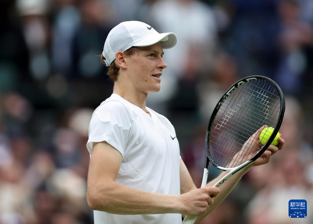 兼顾进攻与 兼顾进攻与