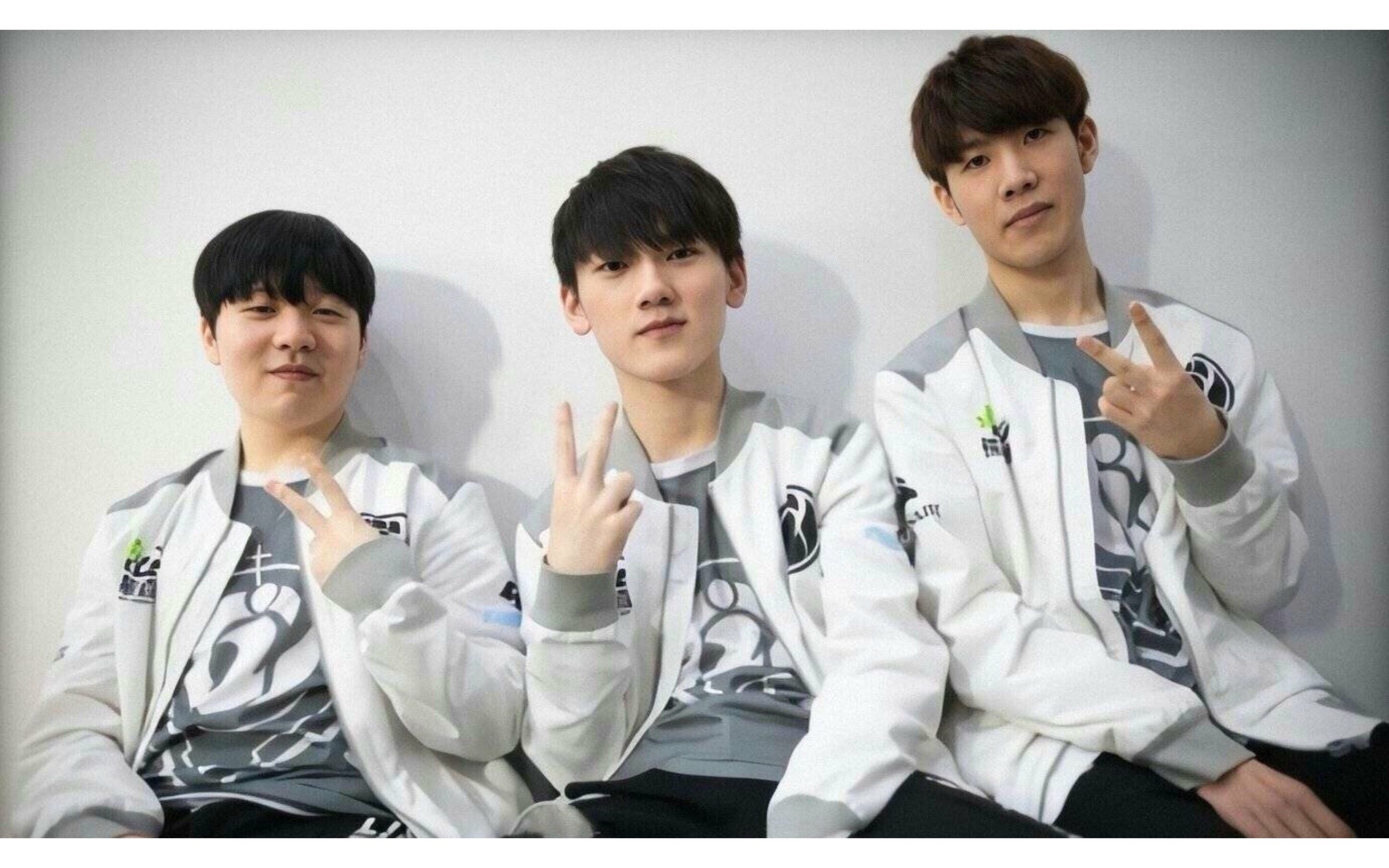 他的连续三 他的连续三